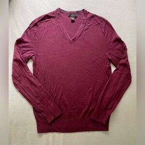 Banana Republic Men's V-Neck Sweater in Rich Burgundy
